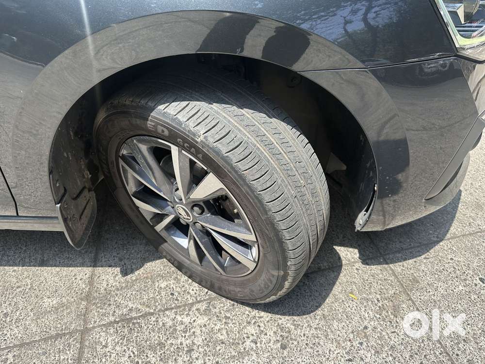 Skoda Slavia 1.0 Tsi Style At, 2025, Petrol