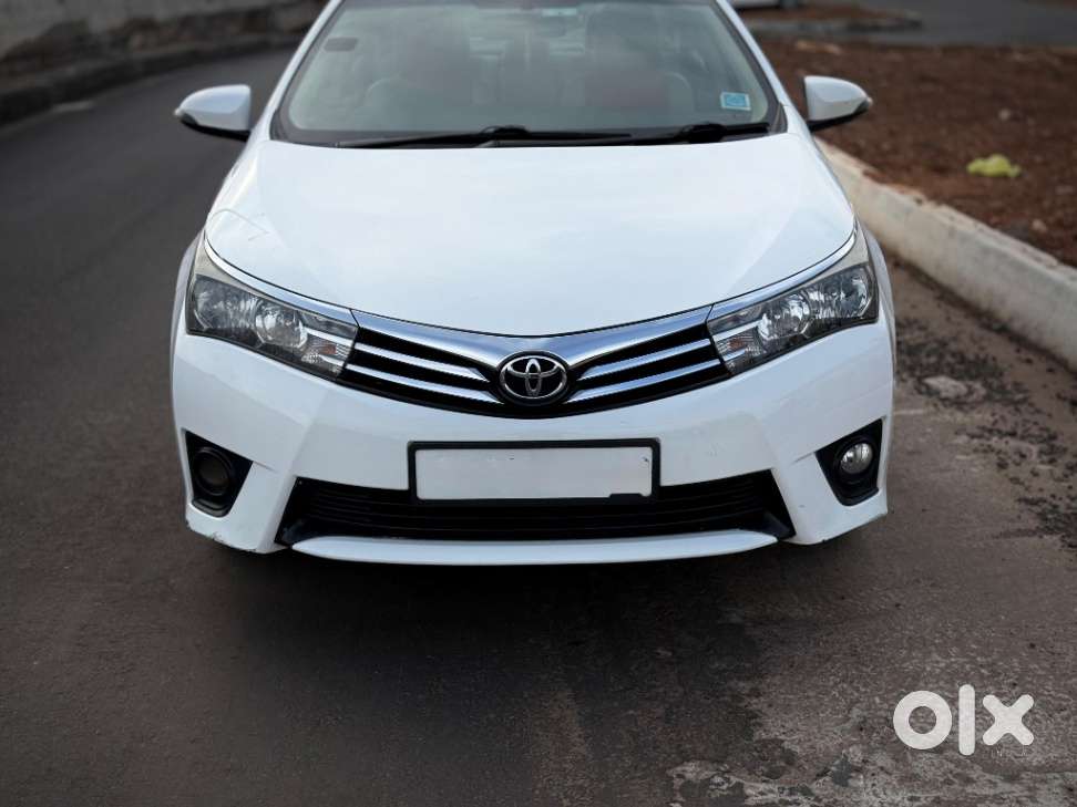 Toyota Corolla Altis G At, 2015, Petrol