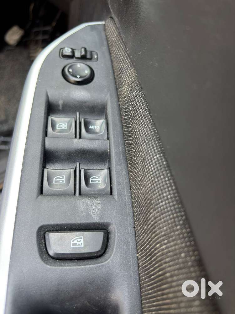 Nissan Magnite 1.0 Xv Premium Dual Tone, 2021, Petrol