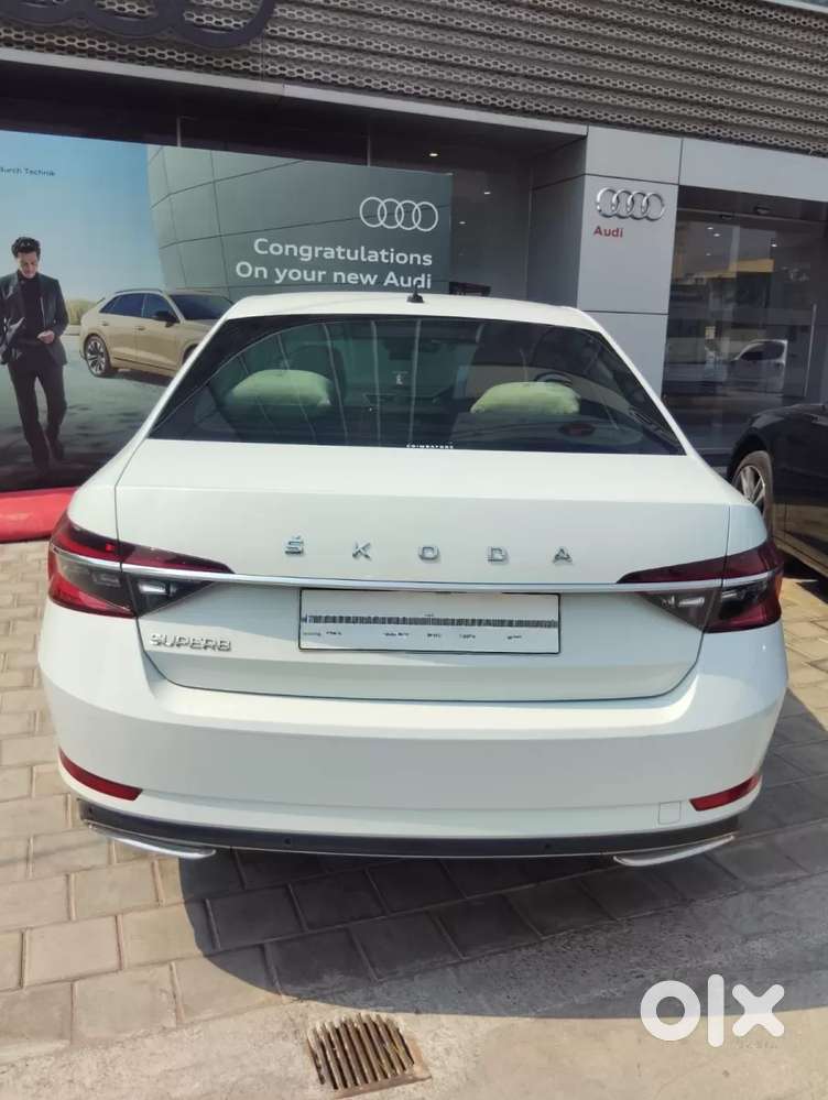 Skoda Superb 2.0 L&k Tsi At, 2020, Petrol