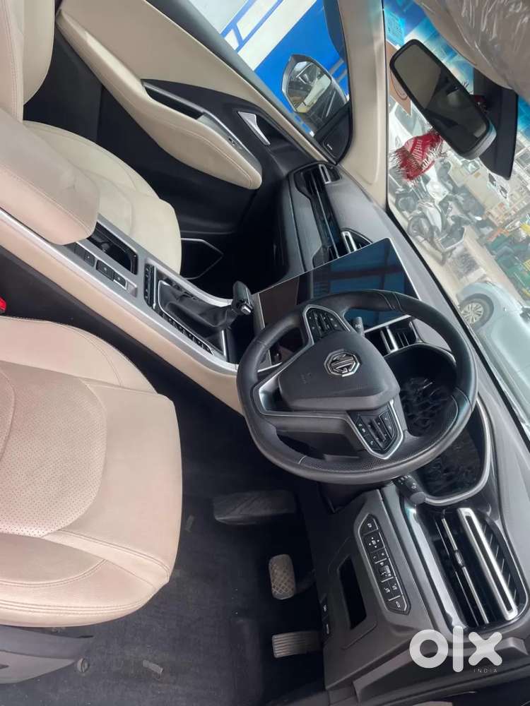 Mg Hector Plus, 2024, Petrol