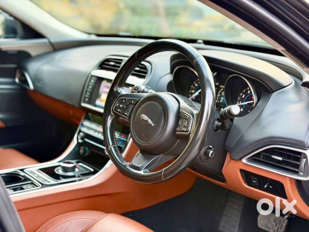 Jaguar Xe Petrol 2017