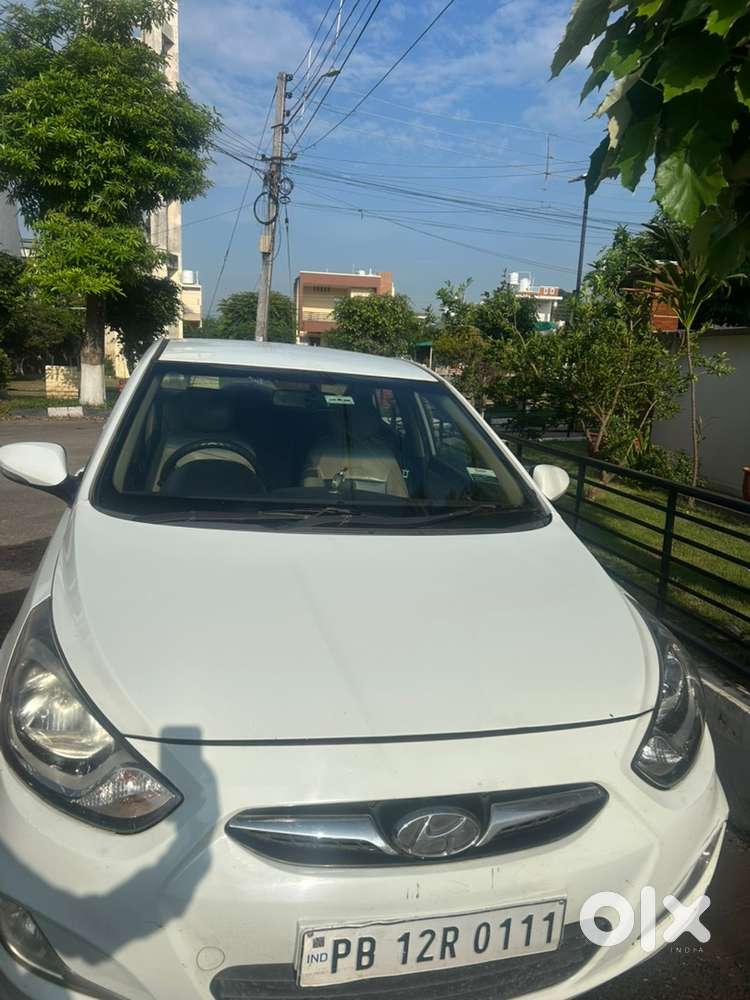 Hyundai Fluidic Verna 2012