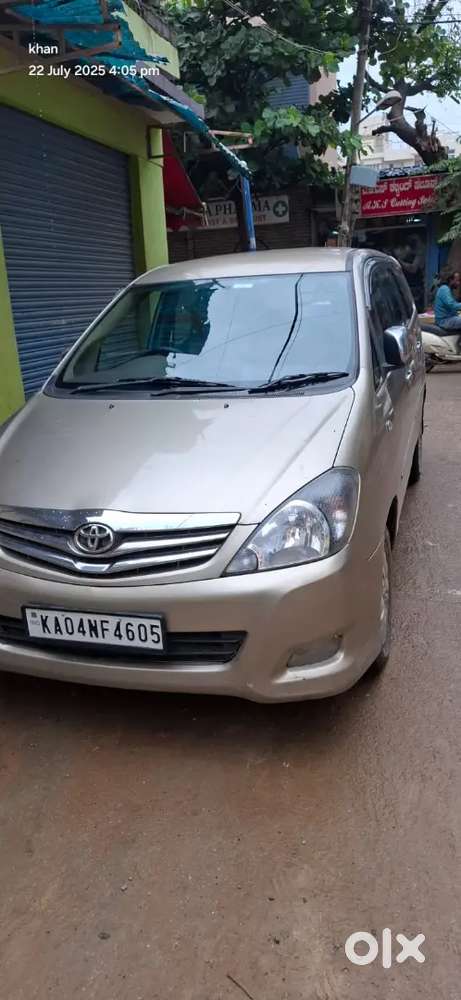 Toyota Innova 2011
