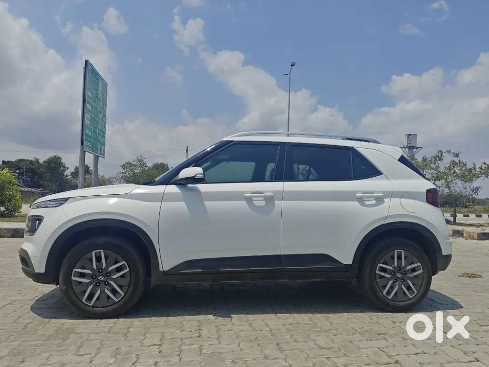 Hyundai Venue 2022 Diesel Well Maintained