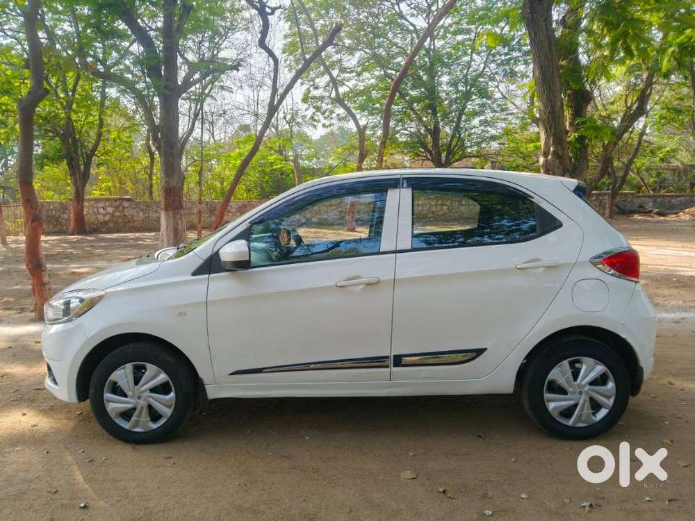 Tata Tiago 1.2 Revotron Xt (o), 2018, Petrol