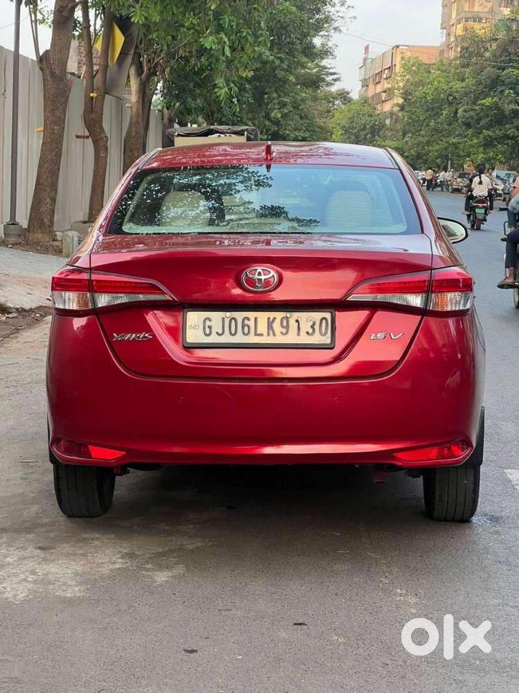 Toyota Yaris V Cvt, 2018, Petrol