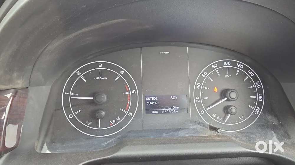 Toyota Innova Crysta 2025 Diesel 37000 Km Driven
