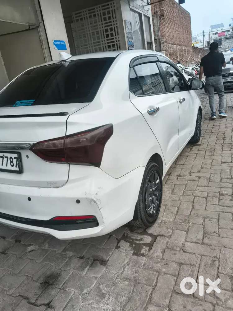 Car Sel Karna Hai