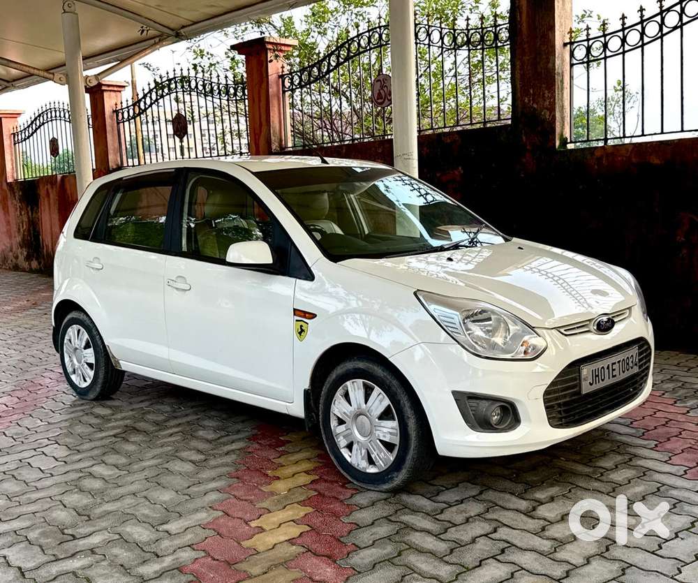 Ford Figo Petrol Titanium, 2013, Petrol