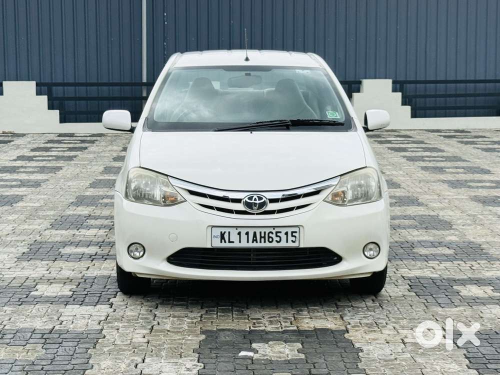 Toyota Etios V, 2011, Petrol