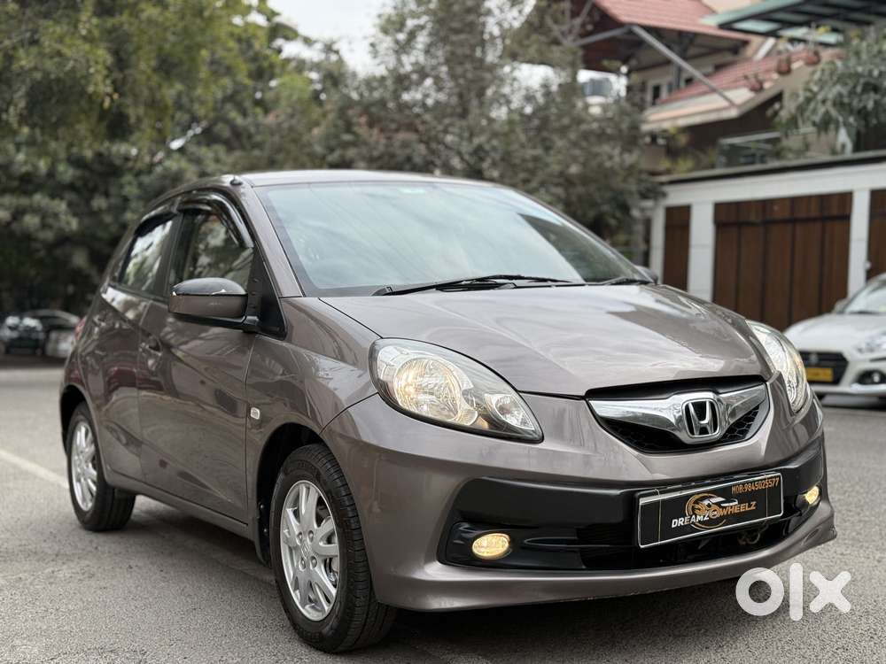 Honda Brio V Automatic, 2014, Petrol