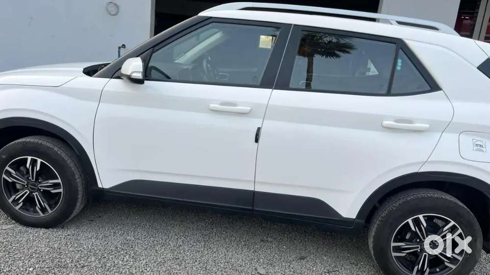 Hyundai Venue 1.2 2024 Petrol Manual