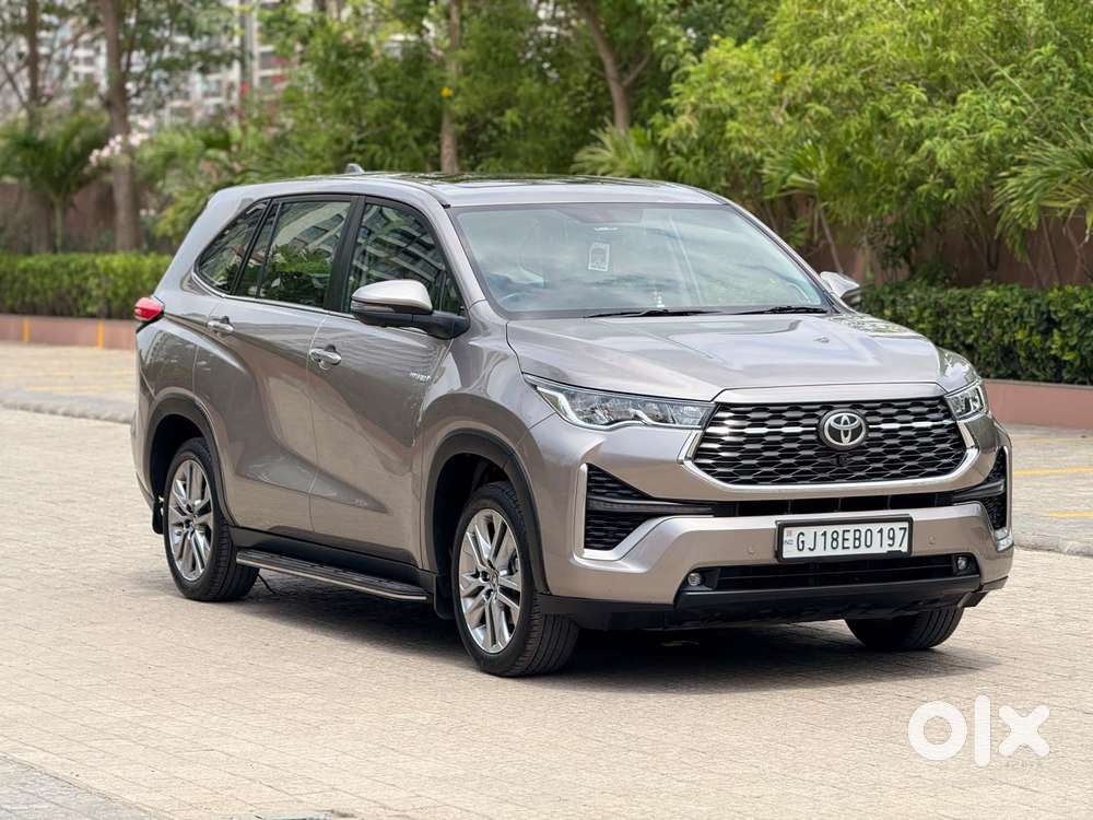 Toyota Innova Hycross 2.0 Zx Hybrid 7 Str, 2023, Petrol