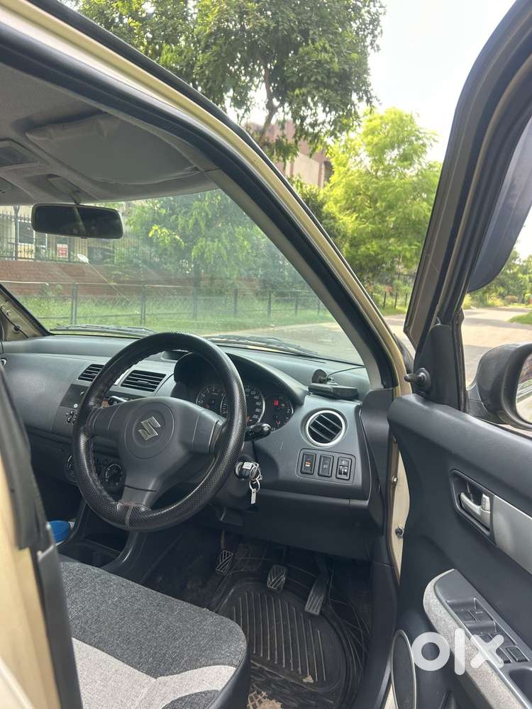 Maruti Suzuki Swift Dzire Vxi Optional, 2011, Petrol