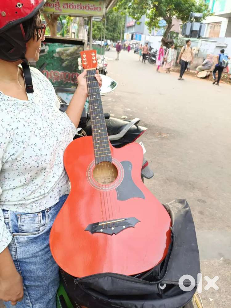 Acoustic Guitar in excellent condition