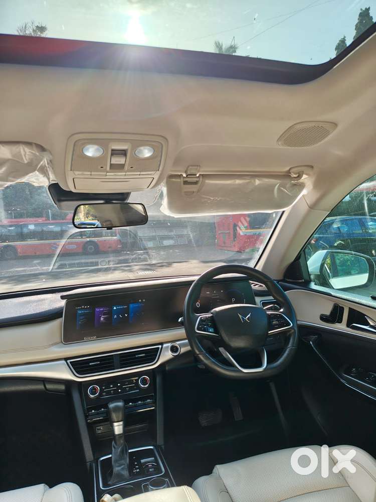 Mahindra Xuv700 Ax7l 6 Str At, 2023, Diesel