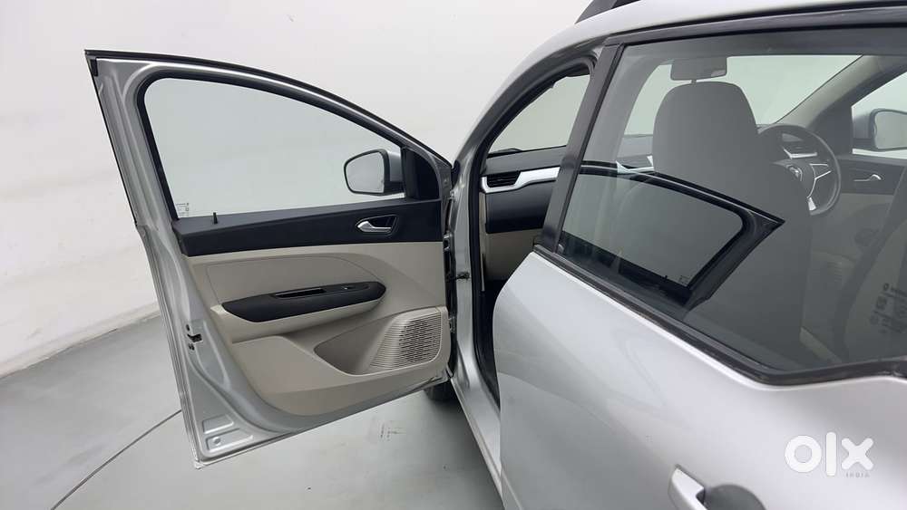 Renault Triber Rxz, 2019, Petrol