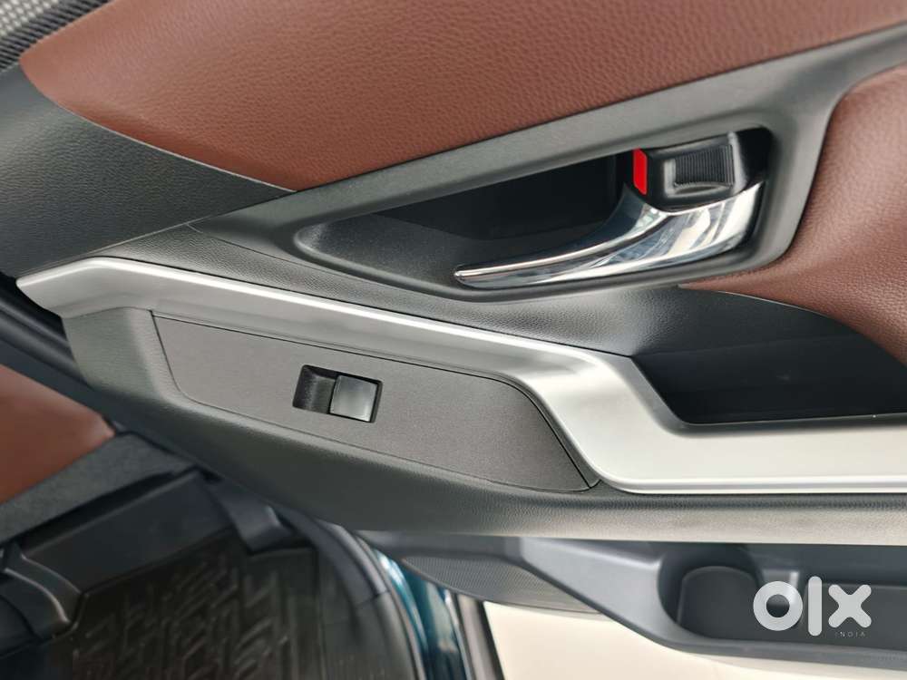 Toyota Innova Hycross 2.0 Zx (o) Hybrid 7 Str, 2024, Cng & Hybrids