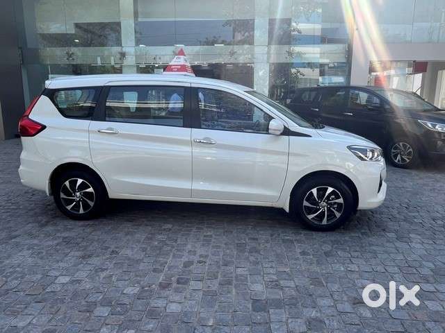 Toyota Rumion V At, 2025, Petrol