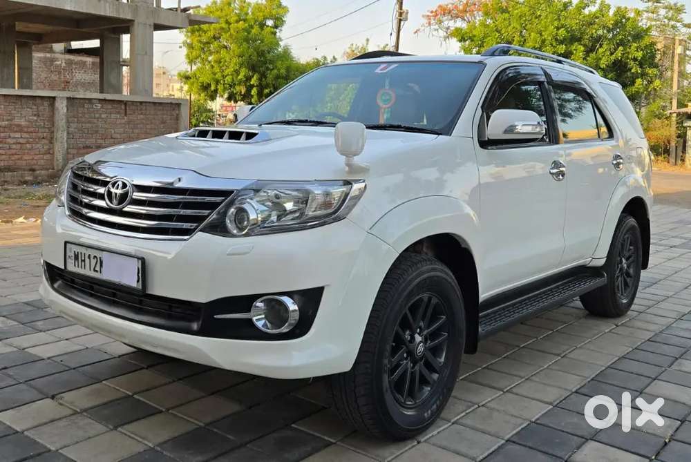 Toyota Fortuner 2015 Diesel 130000 Km Driven