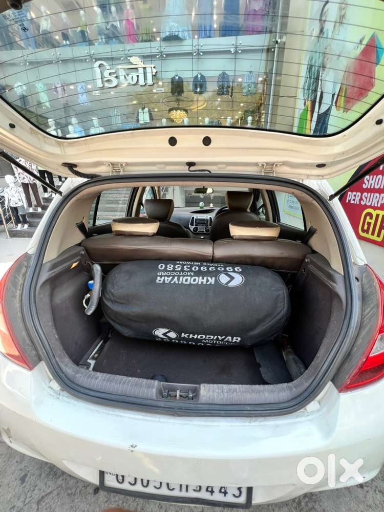 Hyundai I20 2009 Petrol+cng Body Bit Damage But Engine And Ac Powerful