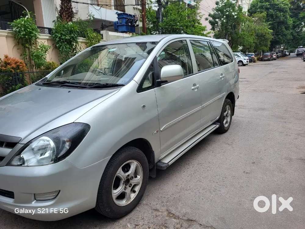 Showroom Track Toyota Innova 8 Seater Diesel 2009