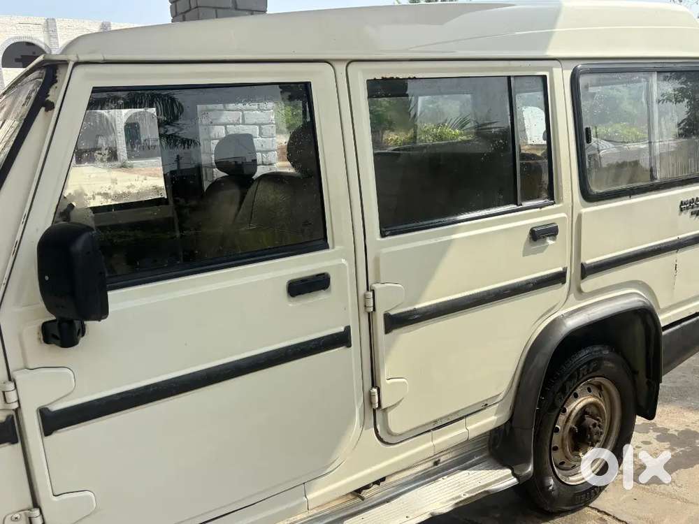 Bolero Xl 2wd 9 Seater