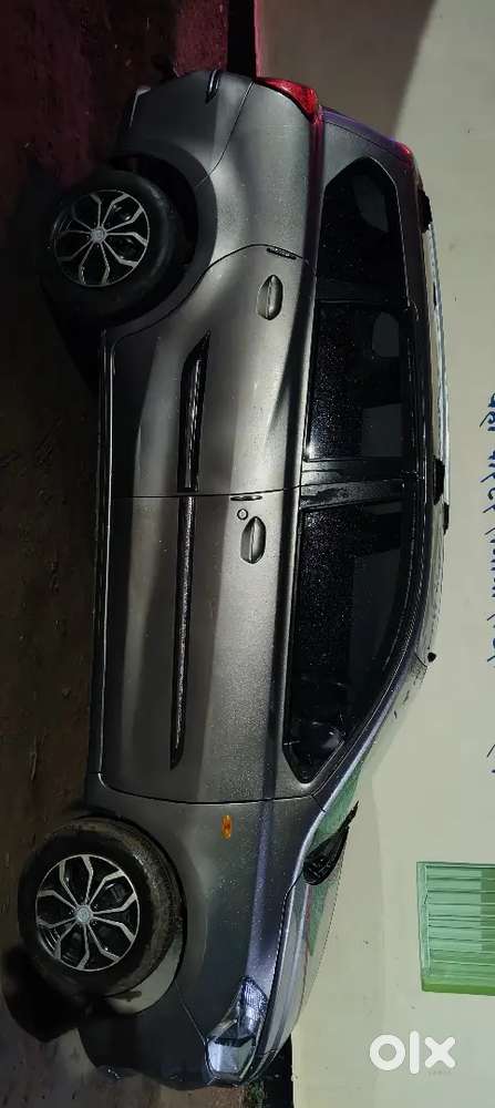 Car Bilkul New Condition Me Hai 7 Seater Haibilkul Smooth Drive Hia