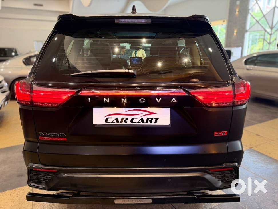 Toyota Innova Hycross 2.0 Zx Hybrid 7 Str, 2023, Petrol