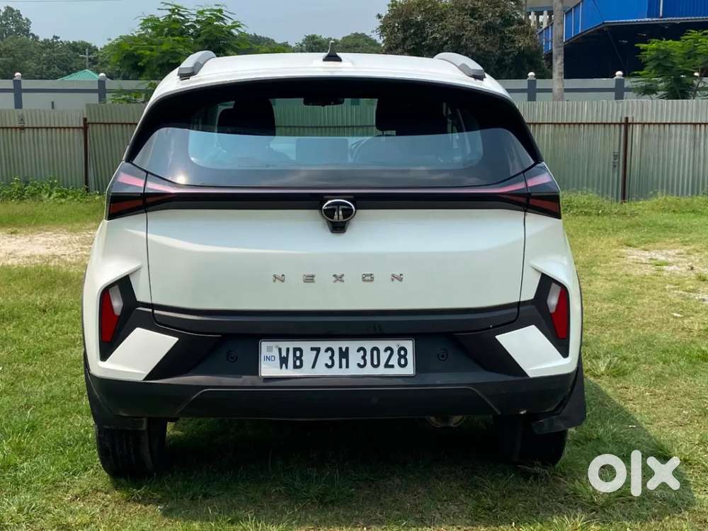 Tata Nexon Pure (s) 1.2 Petrol 6amt, 2025, Petrol