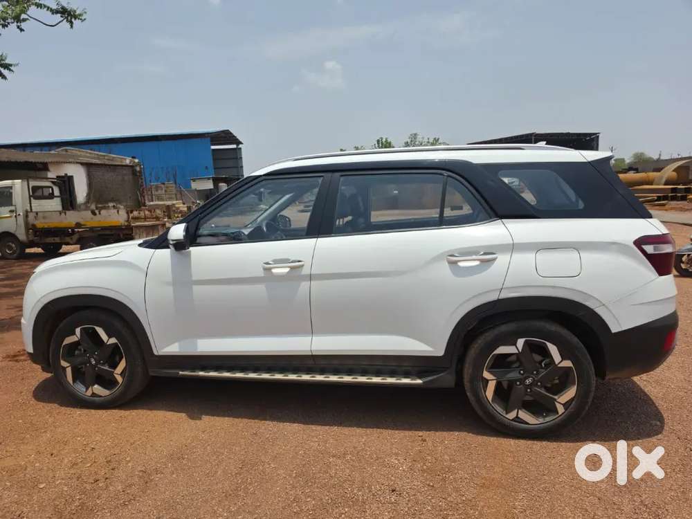 Hyundai Alcazar 2023 Diesel Well Maintained