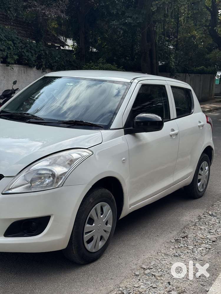 Maruti Suzuki Swift Lxi Optional-o, 2011, Petrol
