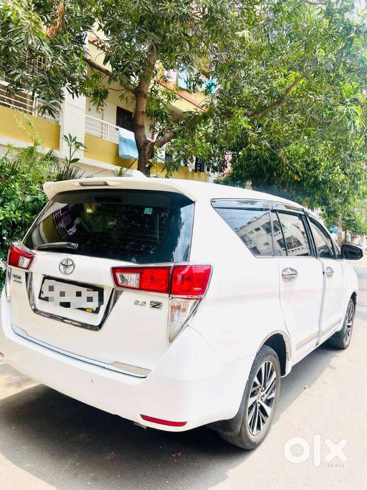 Toyota Innova Crysta 2.8z Automatic, 2016, Diesel