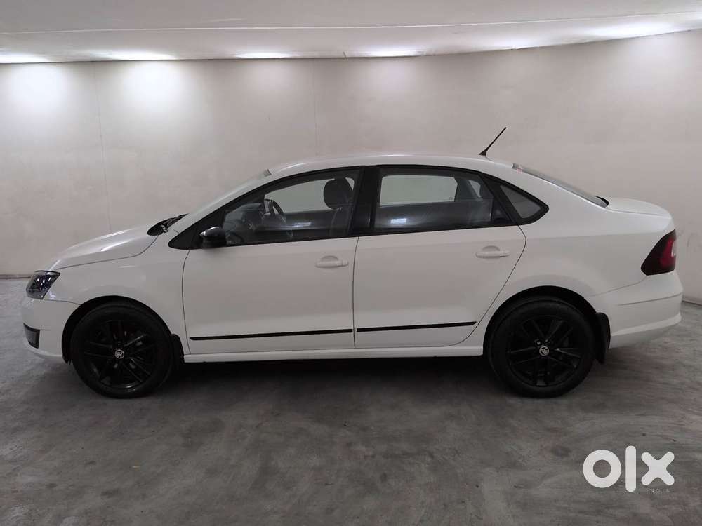Skoda Rapid 1.0 Ambition Tsi At, 2021, Petrol