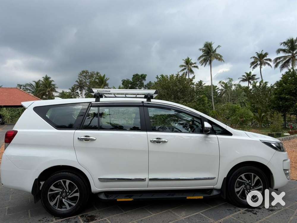 Innova Crysta 2024 -2025, 39000km