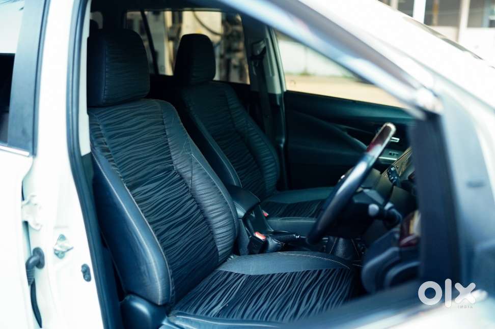 Toyota Innova Crysta 2.4 V, 2016, Diesel