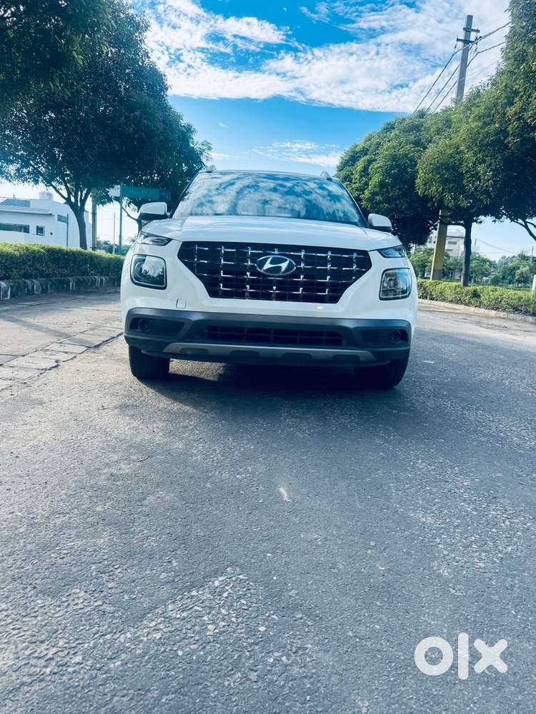 Hyundai Venue Petrol 2020 Year