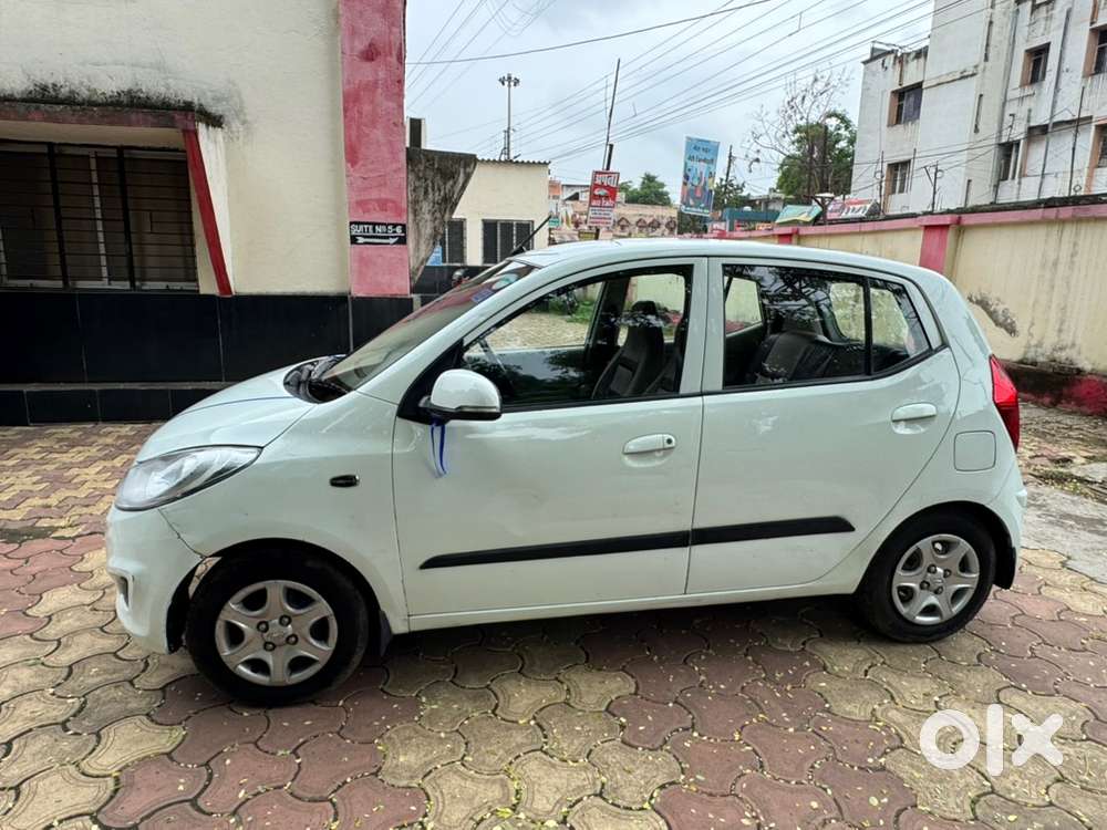 Hyundai I10 2012 Petrol + Cng 75000 Km Driven At Showroom Condition