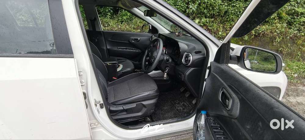 White Color With Sunroof