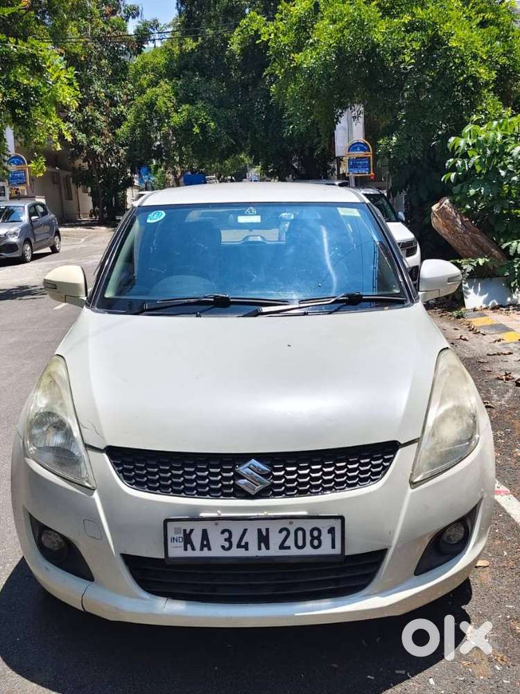 Maruti Suzuki Swift Vxi + Manual, 2012, Petrol