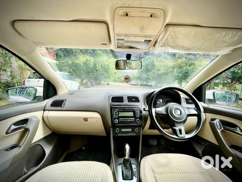 Volkswagen Vento 2010-2013 Petrol Highline, 2011, Petrol