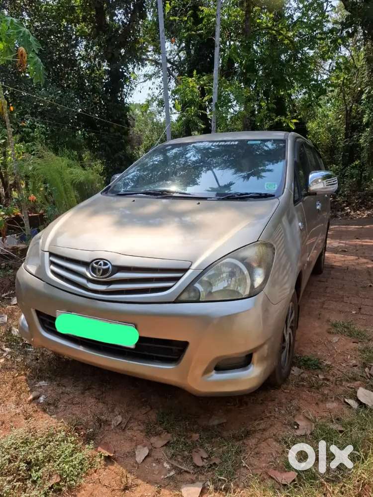 Toyota Innova 2010