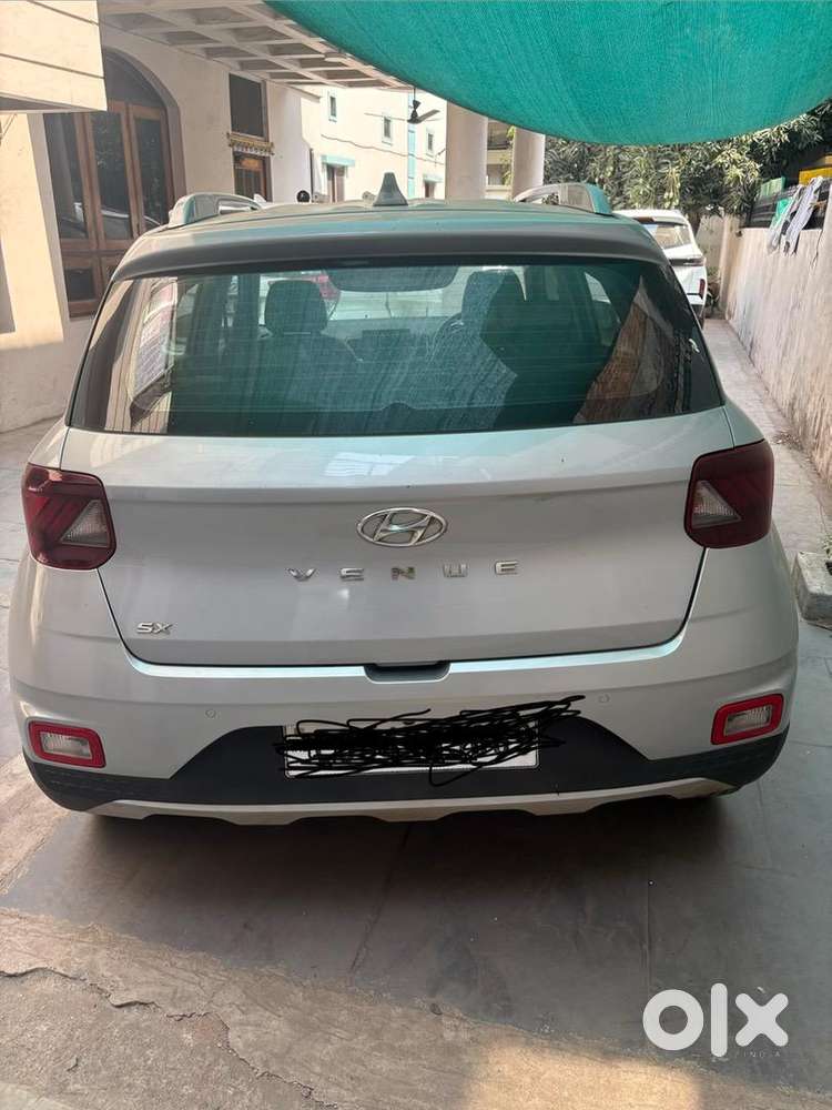 Hyundai Venue 2021 Diesel Well Maintained