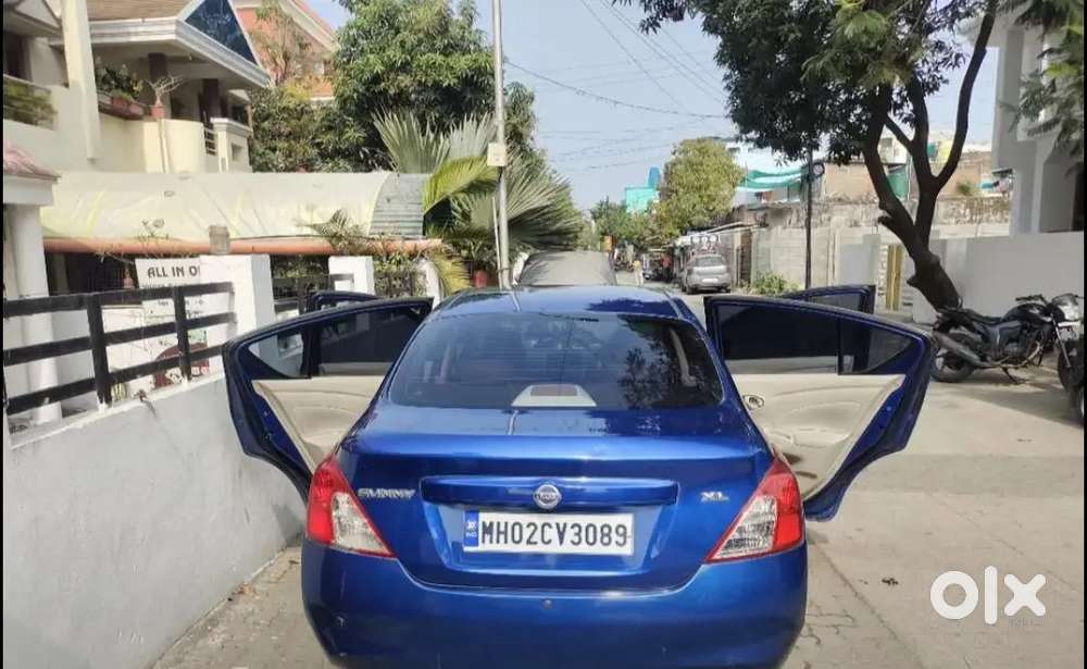 Nissan Sunny 2012