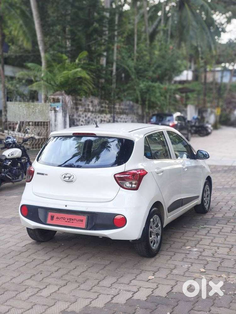 Hyundai I10 Sportz, 2017, Petrol