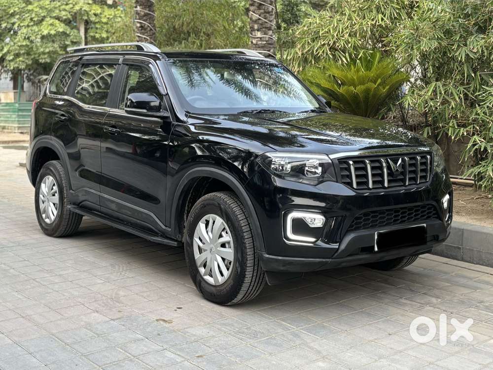 Mahindra Scorpio N Z2 Petrol Mt 7 Str, 2025, Petrol