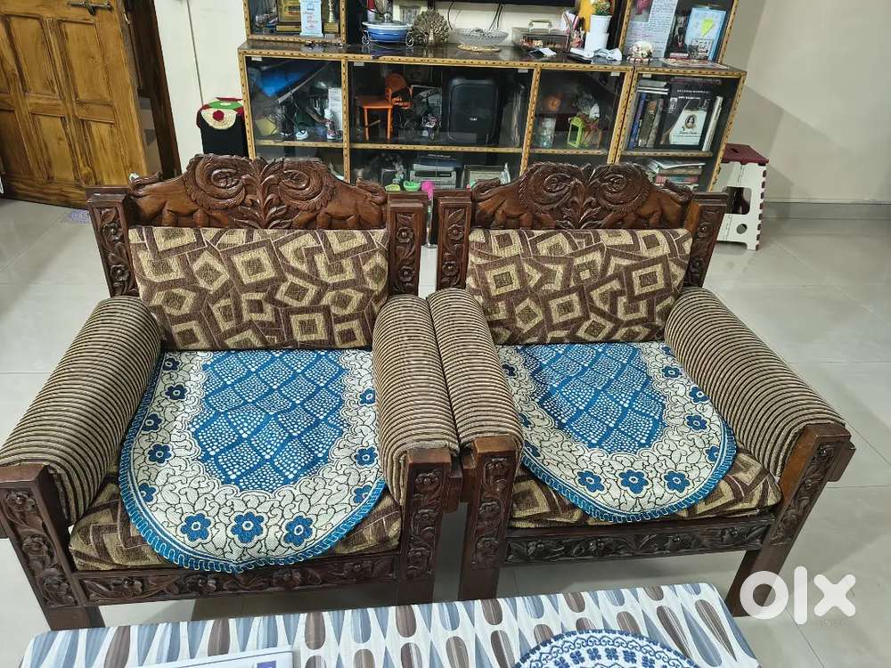 Sofa with एंटिक डिझाइन सागोन लकडी