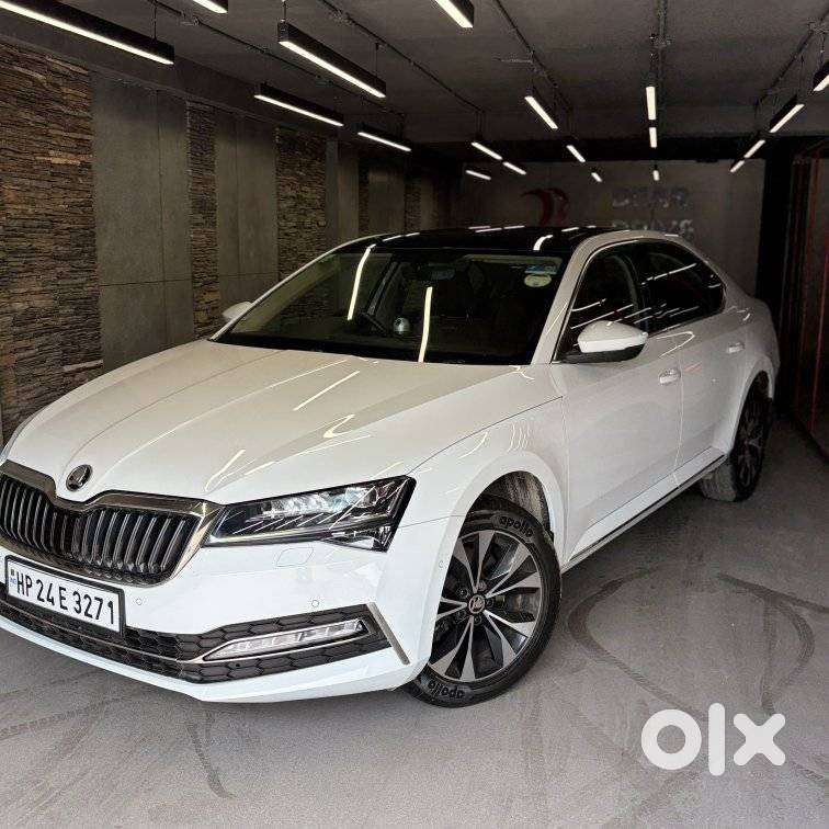 Skoda Superb, 2023, Petrol