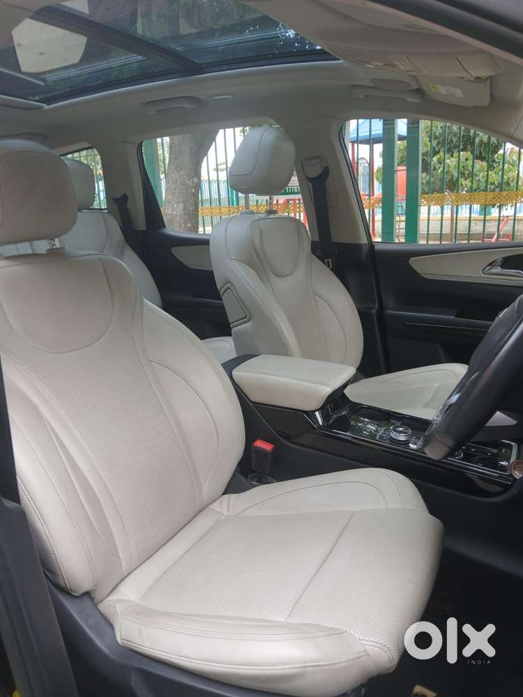 Mahindra Xuv700 2.0 Ax 7 Petrol At Luxury Pack Str, 2024, Petrol